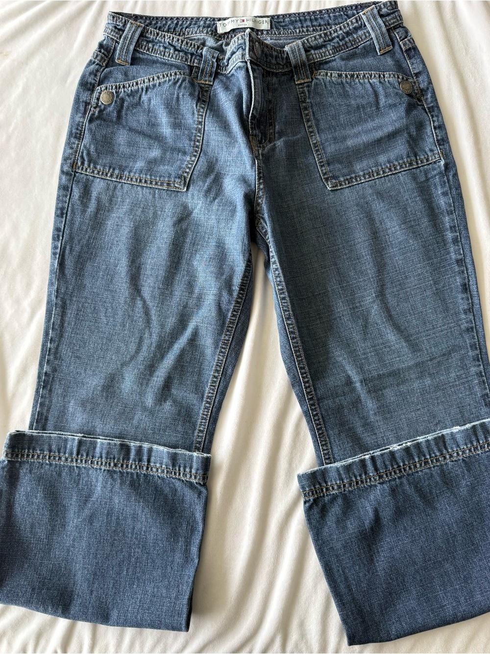 Vintage Y2K Tommy Hilfiger Women’s Blue Denim Crop Jean